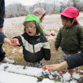 今月のひとコマ（雪遊び）